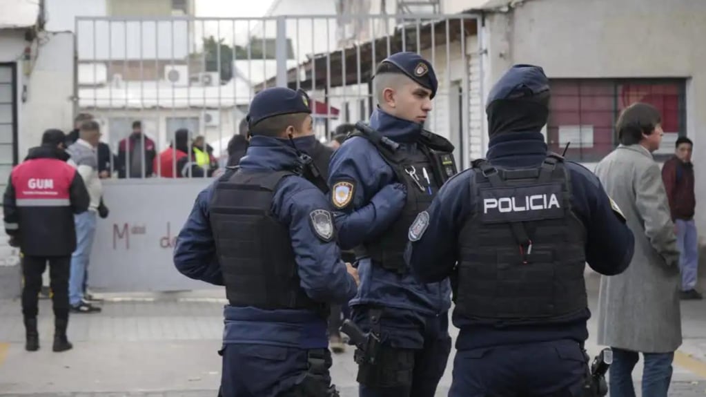 Amenaza de Bomba en la Municipalidad de Las Heras: evacuaron al personal