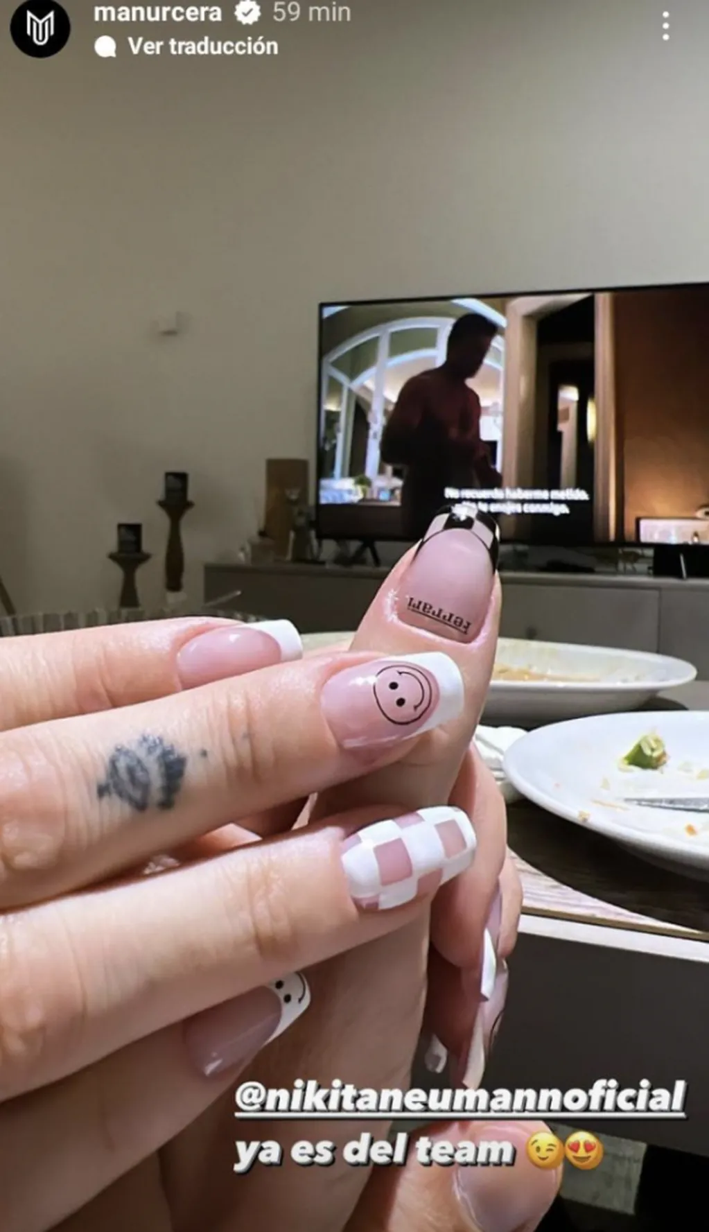 Nicole Neumann y el diseño de sus uñas.