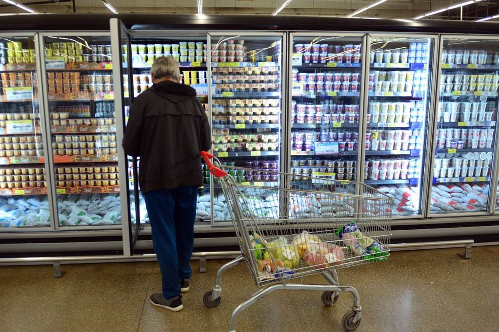 Los supermercados sentirán el impacto de la apertura de importaciones del gobierno.  (La Voz / Archivo)