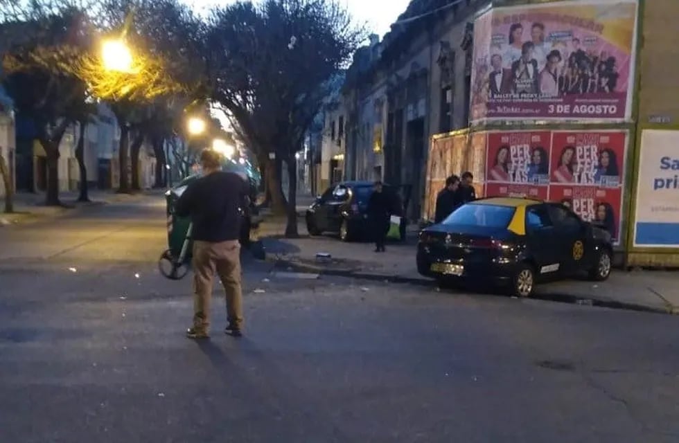 El taxista murió en el hospital tras resultar herido en una colisión ocurrida en Sarmiento y Cerrito. (Min. Seguridad)