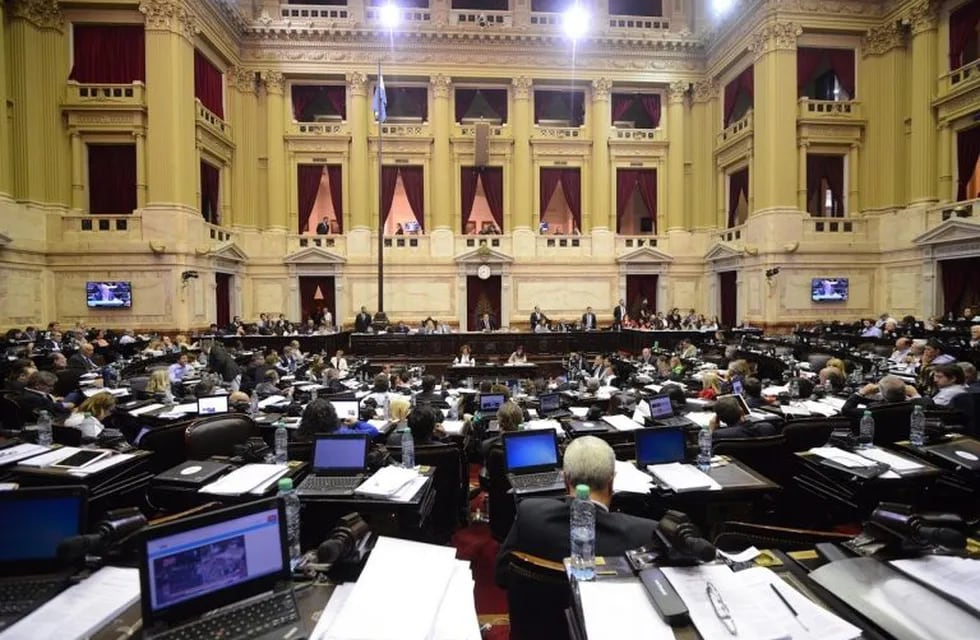 Imagen archivo. Cámara de Diputados de la Nación durante la sesión de reforma previsional. Foto: EFE.