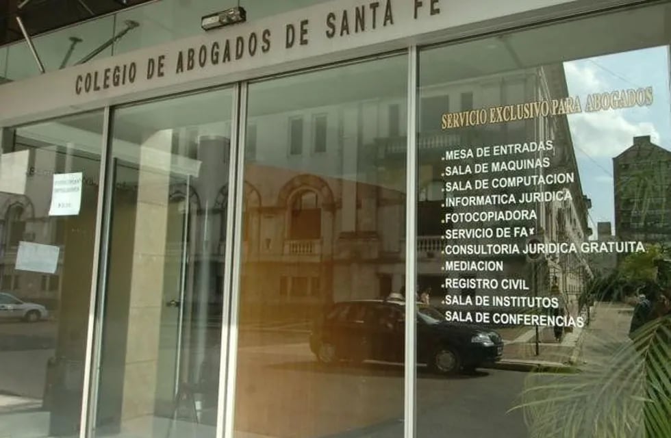 Prisión preventiva para tres abogados que simulaban accidentes en Santa Fe. (Archivo)