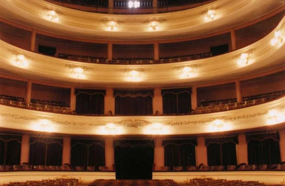 Cinco parejas tendrán el privilegio de casarse en el Teatro Municipal. (Archivo)