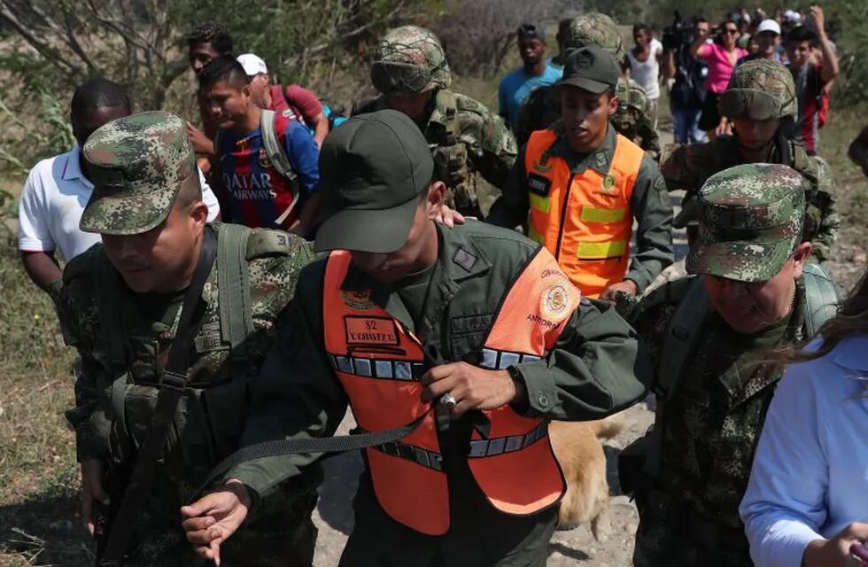 Ya son 167 los miembros de las Fuerzas Armadas de Venezuela que desertaron y cruzaron a Colombia. (EFE)