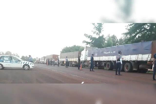 Oberá: retienen cinco camiones tras ingresar a Misiones con soja sin aval