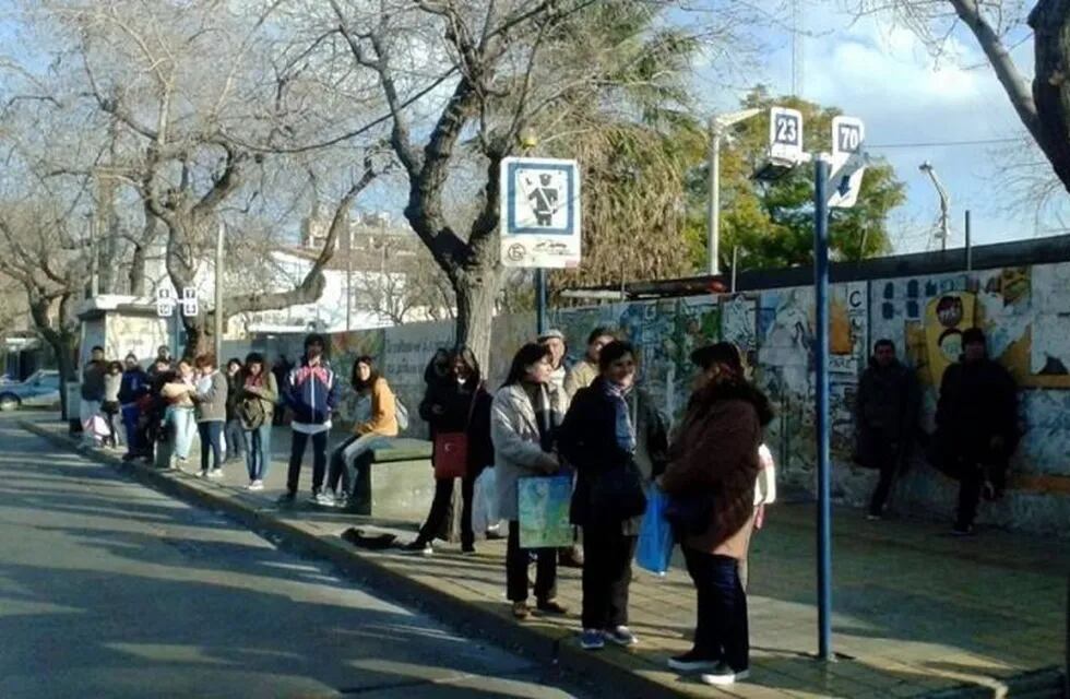 Los usuarios de colectivos en San Juan se llevaron una sorpresa este martes.