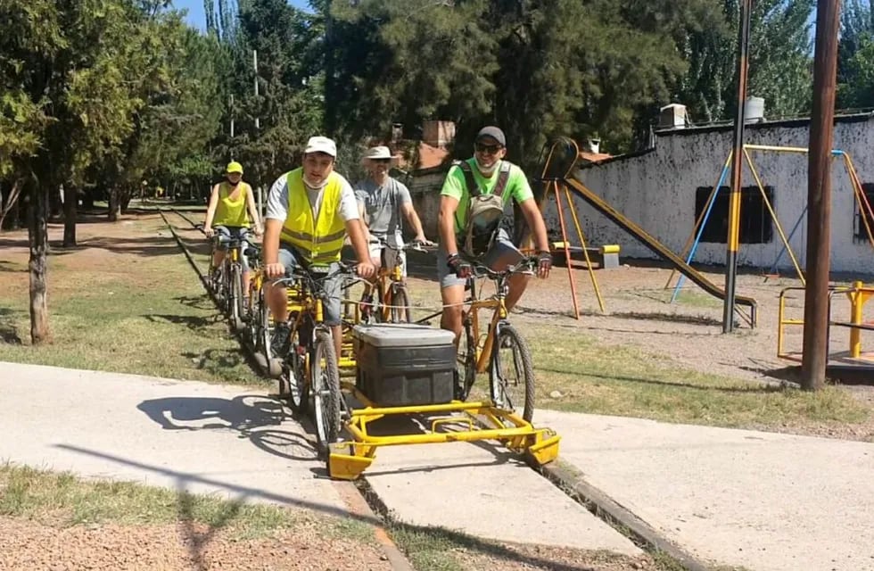 El Bicitren una actividad que con marcado éxito se realiza todos los jueves, viernes y sábado de la temporada. Para participar hay que sacar turno por la web. Gentileza Municipalidad de Luján de Cuyo