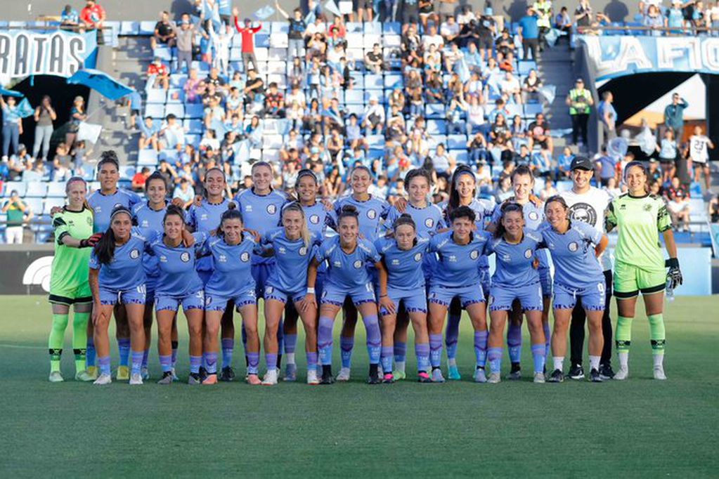 El femenino de Belgrano y su formación inicial para jugar ante Independiente, por Copa de la Liga, en el Gigante de Alberdi. (Prensa Belgrano)