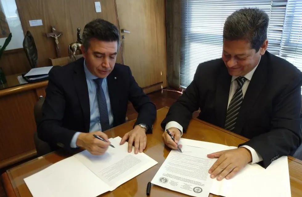 El Colegio de Escribanos y el Consejo Profesional de Ciencias Económicas firmaron un importante convenio.