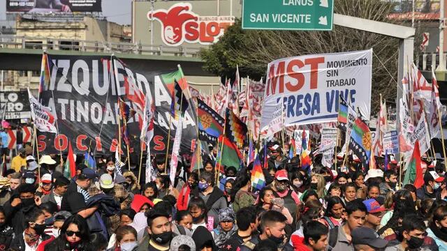 Manifestación en Puente Pueyrredón