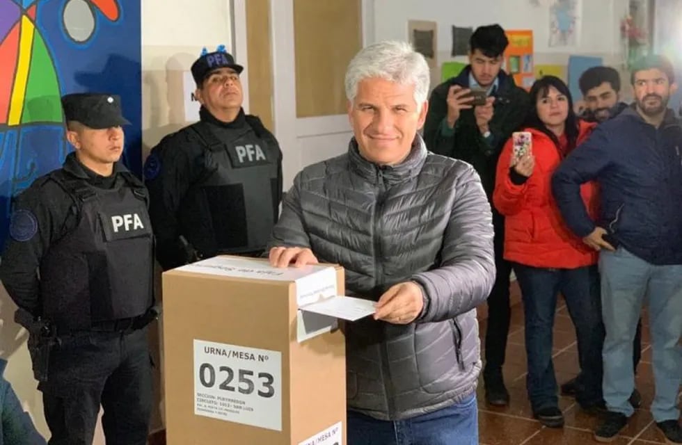 Claudio Poggi votando- elecciones 2019 San Luis