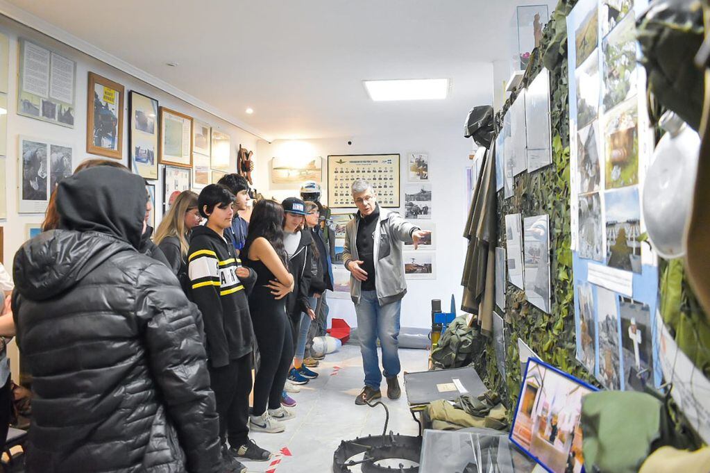 Los Veteranos de Guerra mostraron los elementos del museo del Centro de Veteranos de Guerra "Malvinas Argentinas" situado en O'Higgins 321, esquina Antonio Rivero, Río Grande.