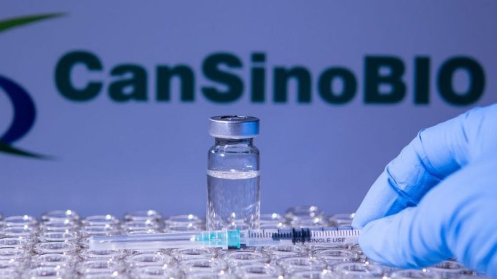 Axel Kicillof anunció la firma por cinco millones de vacunas del laboratorio chino CanSino.