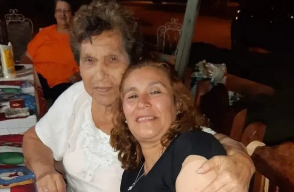 Carmen Acosta tiene a su madre con cáncer y no la dejan entrar a la provincia