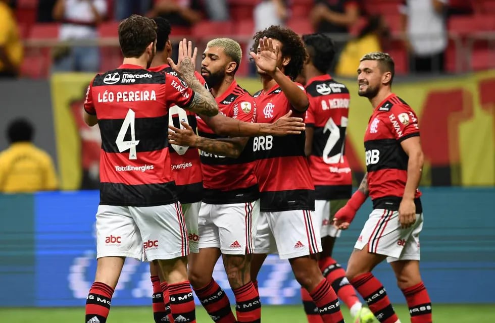 "Vamos a enfrentar al Flamengo por primera primera vez en el Maracaná y acá en el Kempes", se entusiasmó Fassi, presidente de Talleres (AP)
