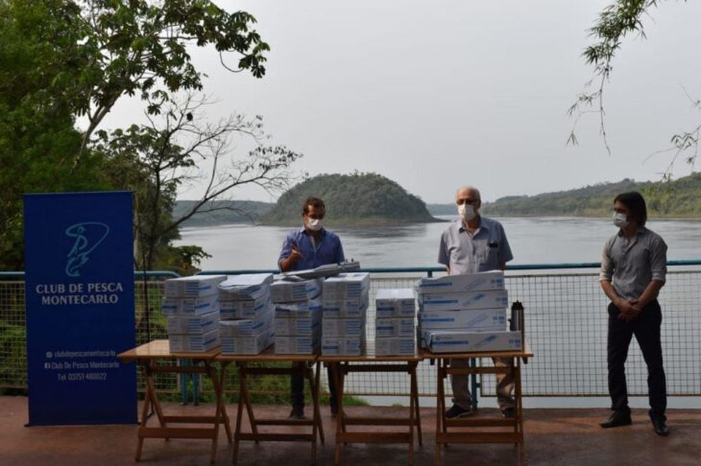 El Club de Pesca de Montecarlo recibió luminarias.