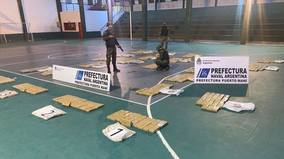 Prefectura Naval Argentina secuestró marihuana en San Ignacio.