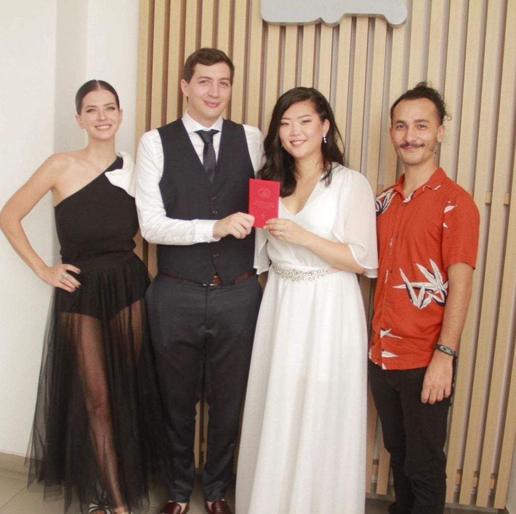 La China Suárez fue testigo en el casamiento de su hermano.