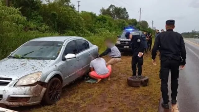 Capioví: mordió un espejo de agua y despistó con su vehículo