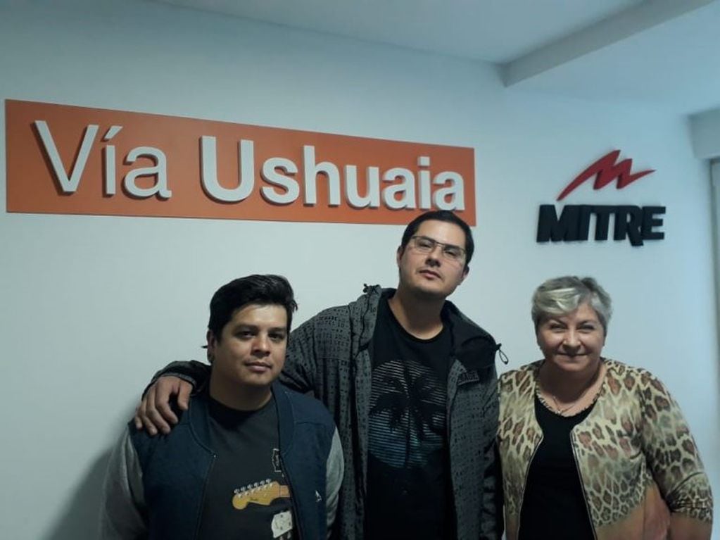 Alejandro Torres, Jorge Adami y María del Valle Zúñiga en Vía Ushuaia Radio