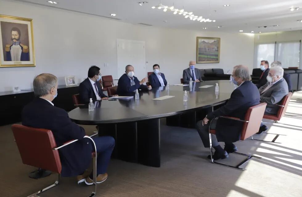 Representantes del sector privado de Salud en Córdoba, reunido con el gobernador Schiaretti y el ministro de Salud provincial.