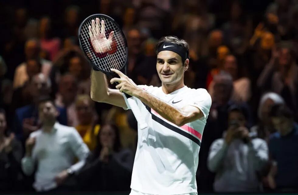 Switzerland's Roger Federer celebrates after winning against Italy's Andreas Seppi during their semi-final tennis match of the ABN AMRO World Tennis Tournament in Rotterdam, on February 17, 2018. / AFP PHOTO / ANP / Koen Suyk / Netherlands OUT
