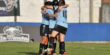 Las chicas de Belgrano celebran una nueva victoria. Fue 5 a 0 ante Atlas, de visitante