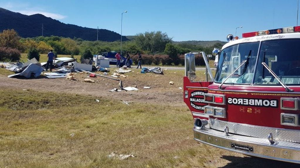 El food truck colisionó en la autopista Córdoba Carlos Paz, en San Nicolás.