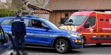 Tres gendarmes fueron asesinados por un atacante en Francia