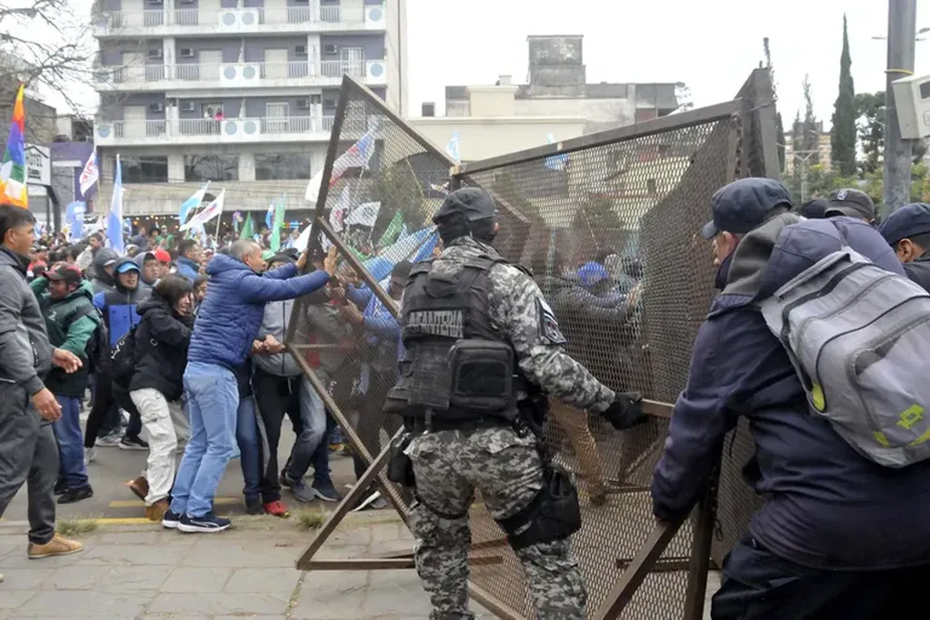 Los violentos incidentes en Jujuy. / Foto: La Nación.