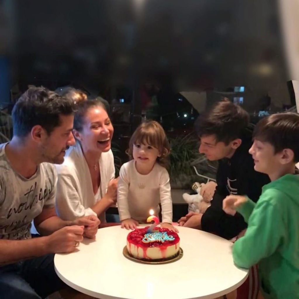 Criticaron a Adabel Guerrero en las redes por haber invitado a personas al cumpleaños de su hija
