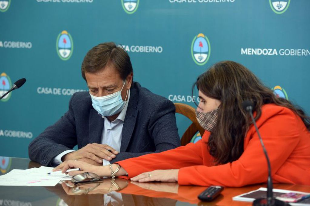Rodolfo Suarez y Ana María Nadal, Mendoza. Foto: Prensa Gobierno.