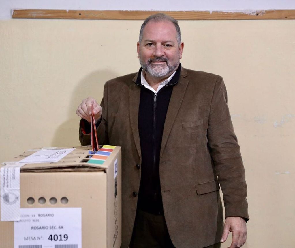Carlos Cardozo ya votó en Rosario por las PASO de Santa Fe.