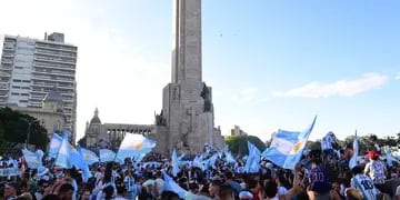 Festejos en el Monumento a la Bandera de Rosario