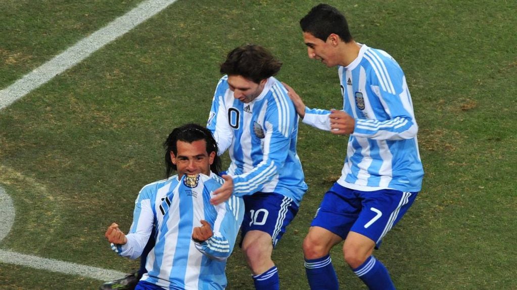 Carlos Tevez, Lionel Messi y Ángel Di María fueron compañeros en la selección argentina durante el Mundial de Sudáfrica 2010.