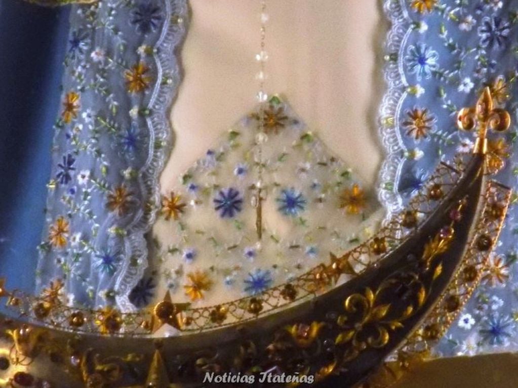 La Virgen de Itatí luce nuevo vestuario