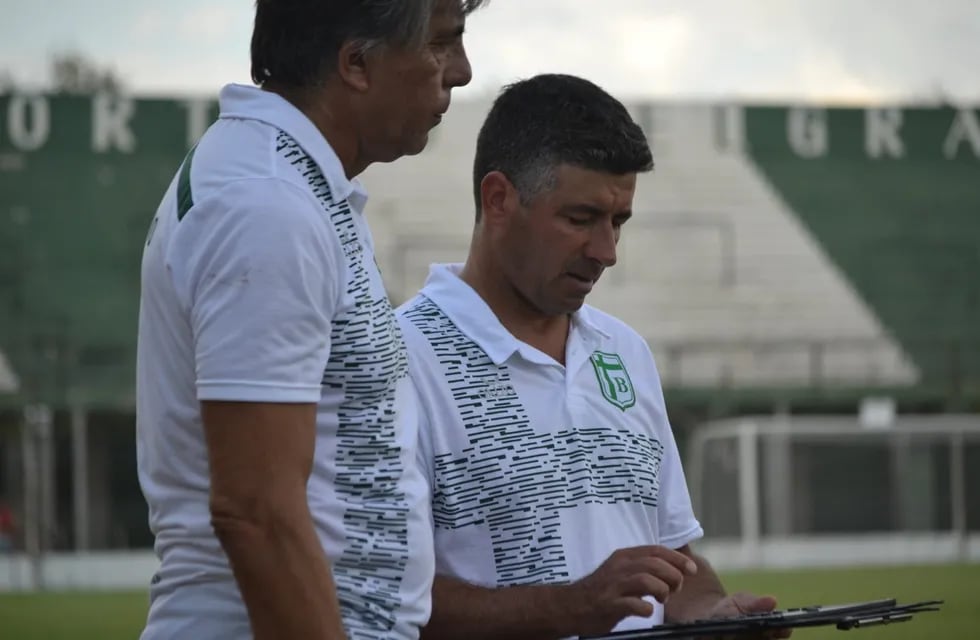 Ariel Giaccone, entrenador de Sportivo Belgrano de San Francisco, y padre de Lautaro, quien jugará ante Talleres (Prensa Sportivo Belgrano).