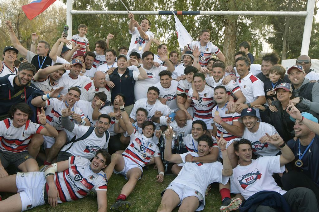 Marista Rugby Club volvió a gritar campeón en el Torneo Regional del Oeste. En esta oportunidad, superó de manera contundente a Liceo por 70-14. Foto: Orlando Pelichotti
