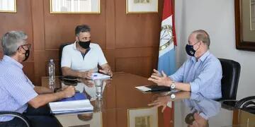 El Secretario de Hábitat, Amado Zorzón, analizó programas de viviendas provinciales junto al intendente Luis Castellano y el director del IMV, Marcelo Riberi