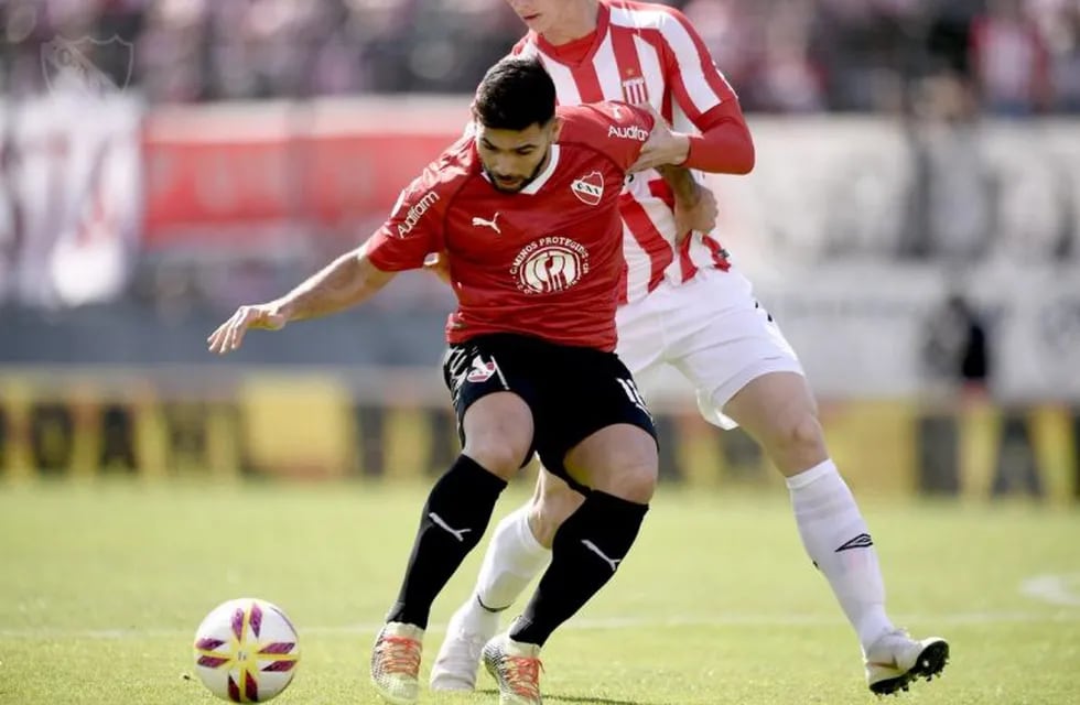Silvio Romero puso el 2-2 parcial entre Independiente y Estudiantes.