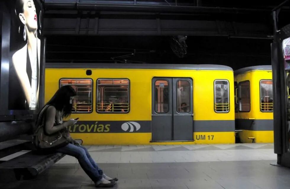 Multarán a Metrovias por deficiencias en los accesos para personas con movilidad reducida (Imagen de archivo)