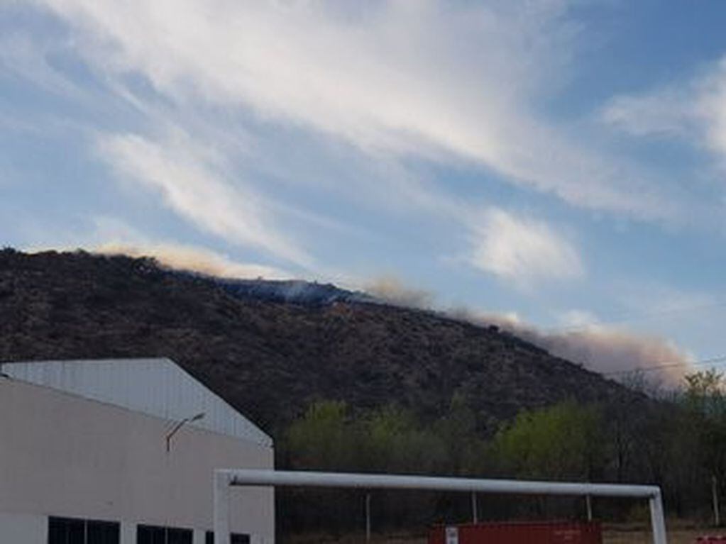 Incendio forestal entre Villa Carlos Paz y San Antonio de Arredondo. (Foto: Gobierno de Córdoba).