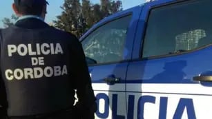 Inseguridad en Córdoba: amenazó y le robó a un adolescente en la parada del colectivo; el video.
