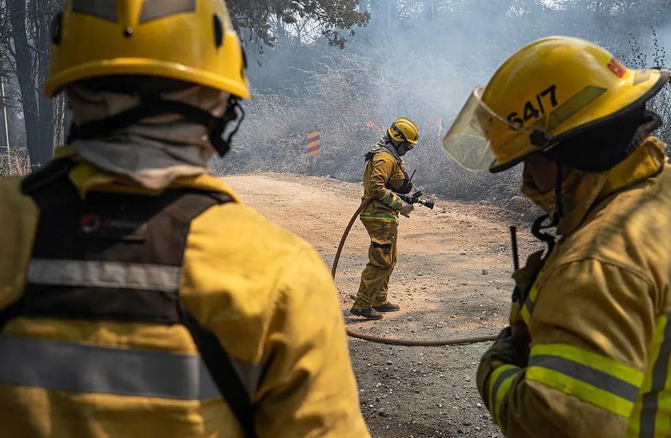Se suman más bomberos al combate del fuego (Archivo / Gobierno de Córdoba).