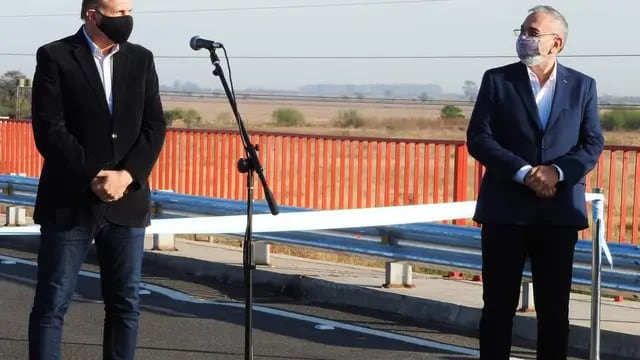 Alcides Calvo acompañó a Omar Perotti en la inauguración de un tramo de pavimentación de la ruta 63.