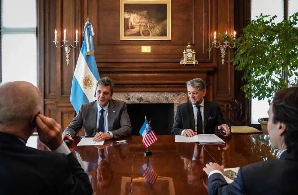 El ministro de Economía, Sergio Massa, anunció la firma del acuerdo pautada para este lunes en el Centro Cultural Kirchner. (Foto: Ministerio de Economía).