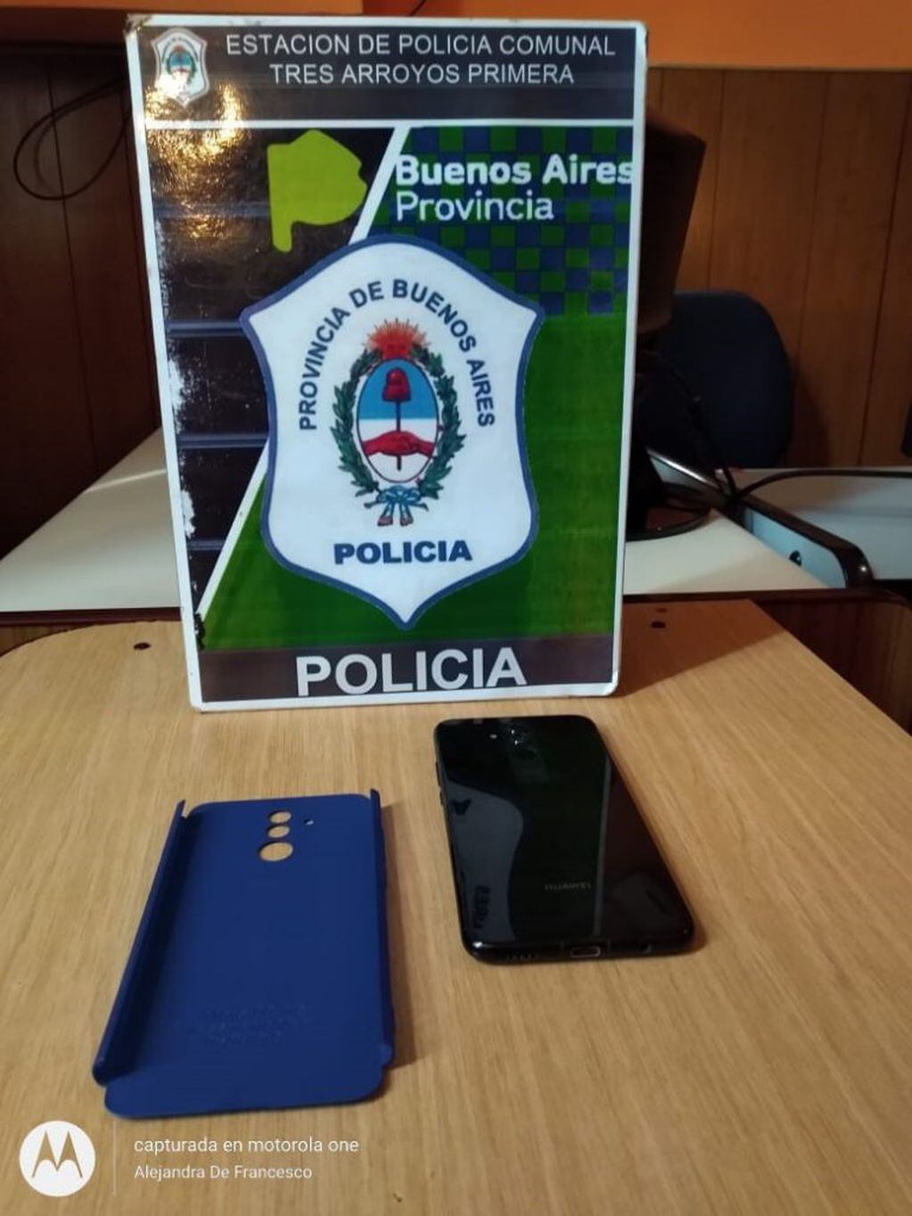 celular  recuperado por la policía en allanamiento