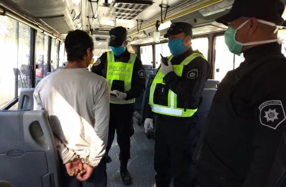No aprenden más: arrestaron a cinco personas paseando durante la cuarentena (Municipalidad de Rosario)