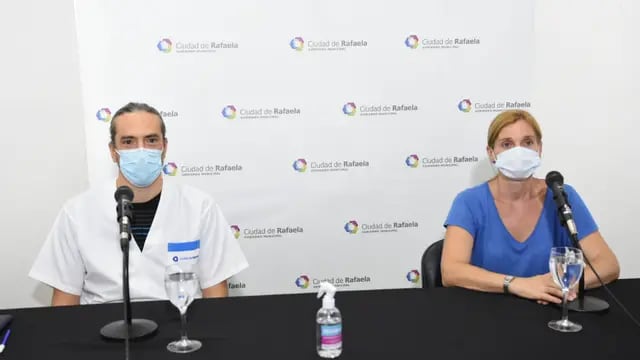 Conferencia de prensa del Dr. Martín Racca (Subsecretario de Salud) y la Dra. Sandra Cappello (del área de infectología)
