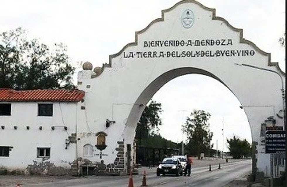 Arco Desaguadero, Mendoza.